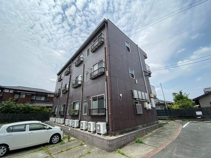 ハイデンス和泉302の外観