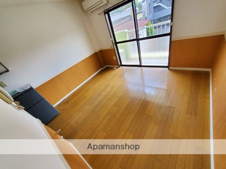 レジデンス一条302の居間