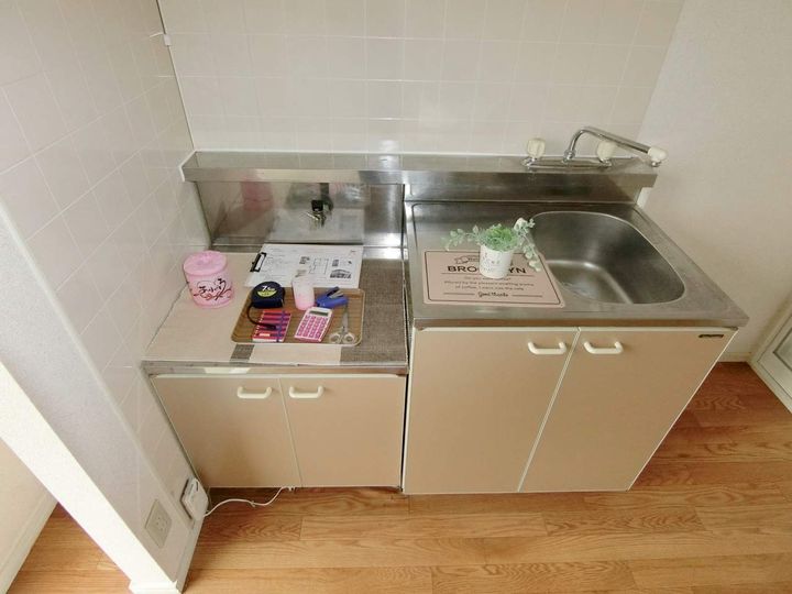 レピュート赤坂203のキッチン