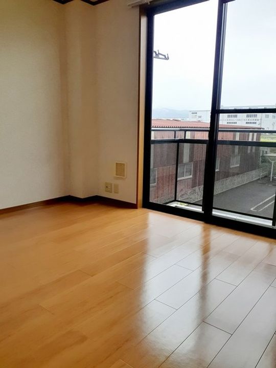 ボンヌ・シャンス一番館の居間