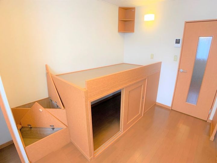 レオパレスウィル大川203の居間