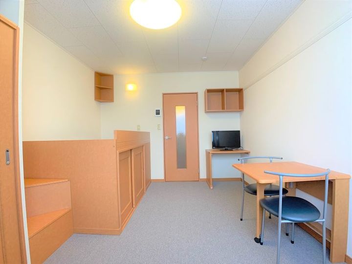 レオパレスウィル大川203の居間