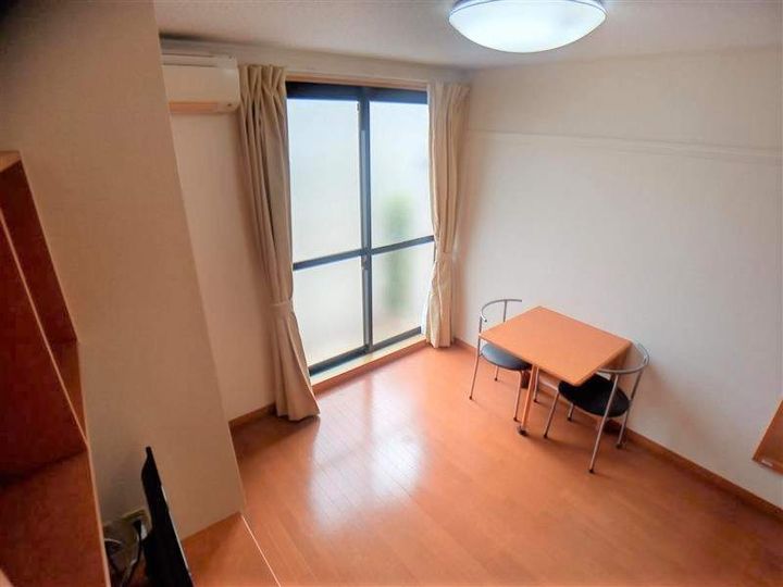 レオパレスこころの居間