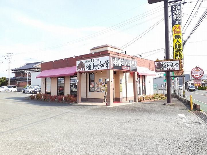 カーサクワトロの周辺
