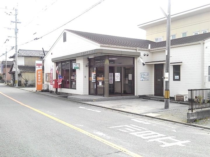 プレッソ・スクオラの周辺