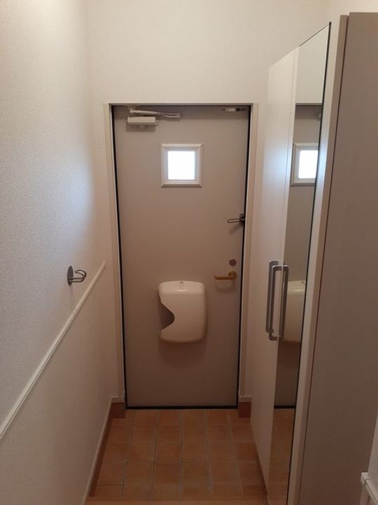 アルカンシェル Aの玄関