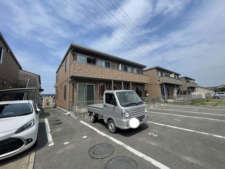 レジデンス蒲原D棟102の外観