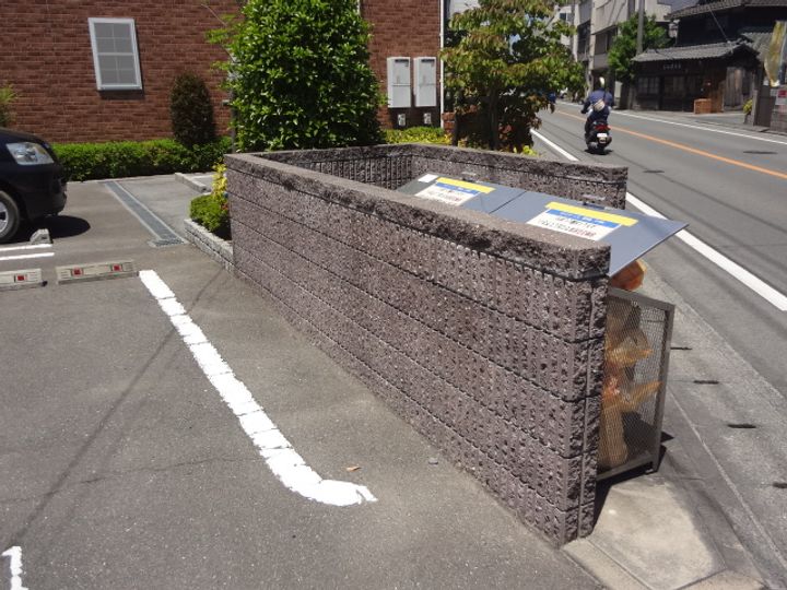 アルハンブラ一番館の周辺