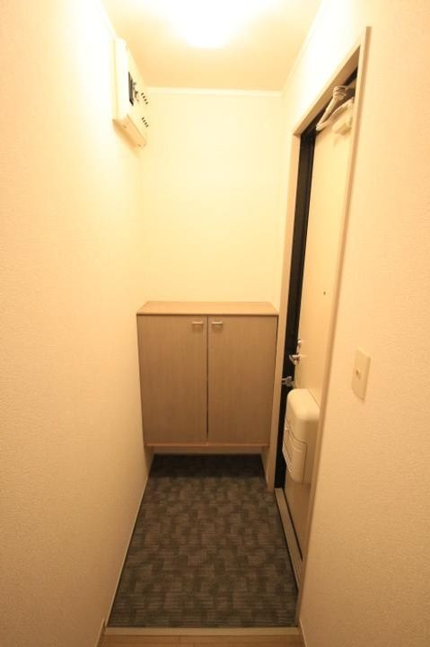 セジュールフレアA棟の玄関