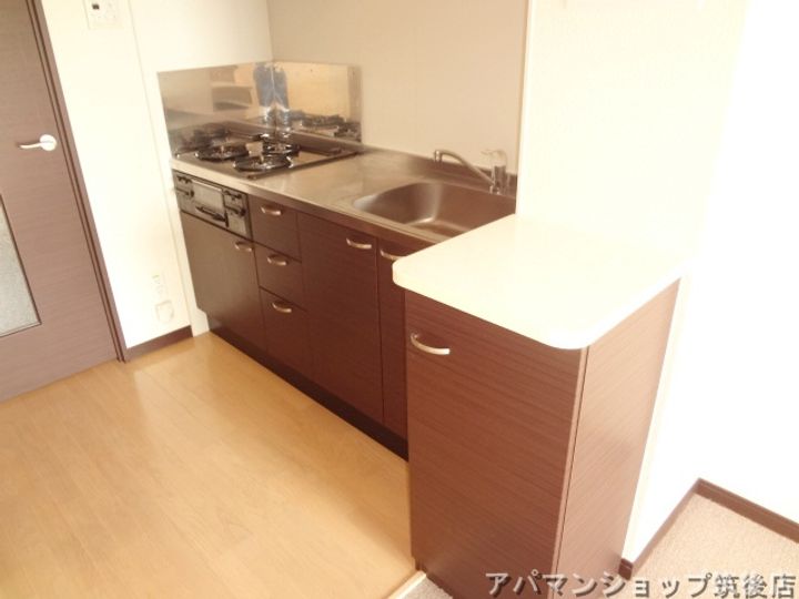 レオネクスト綾104のキッチン