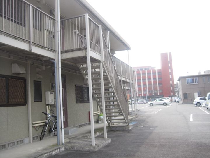 山ノ井弐番館107の周辺