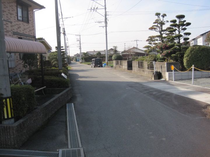 アベニール21E212の周辺