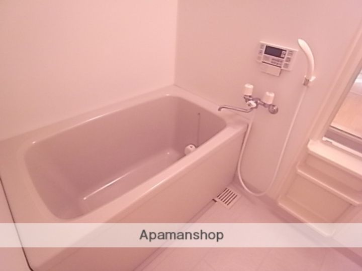 シャルール大橋の風呂