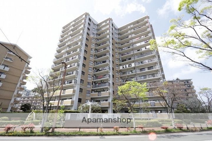 シーサイドももちイーストステージ1号棟の外観