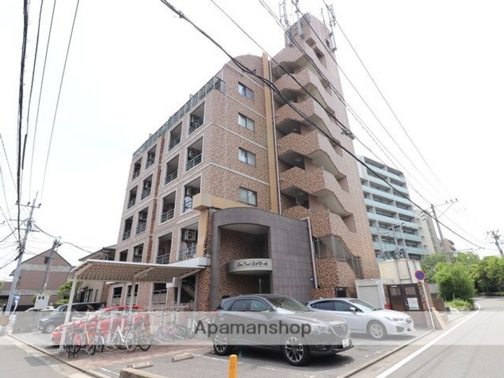 福岡県福岡市中央区地行4丁目の賃貸マンションの外観