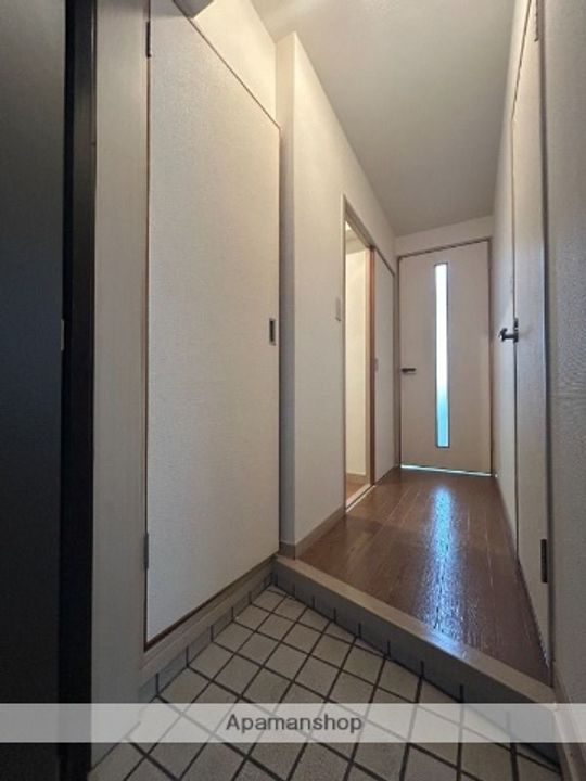 エステート・モア平尾駅前通りの玄関