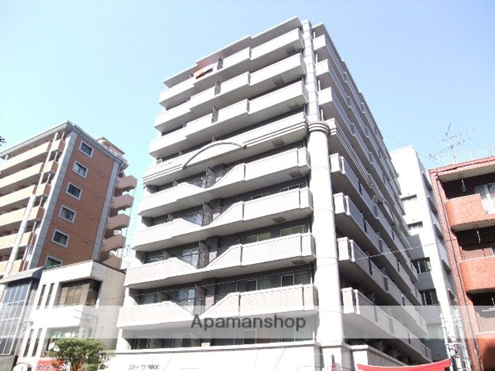 エステート・モア平尾駅前通りの外観