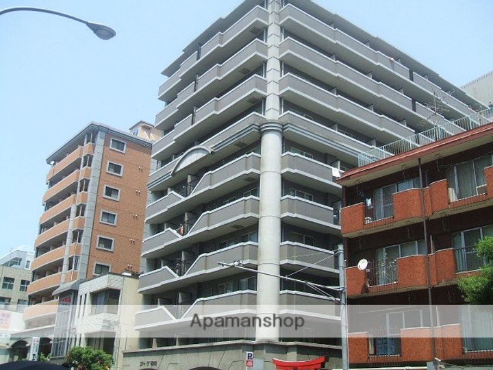 エステート・モア平尾駅前通りの外観