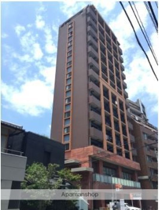 ルネッサンス21赤坂けやき通りの外観