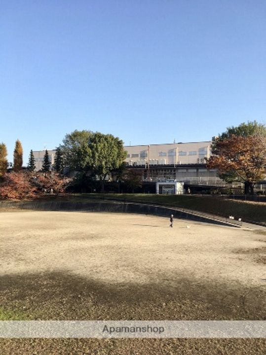 リファレンス寺塚の周辺