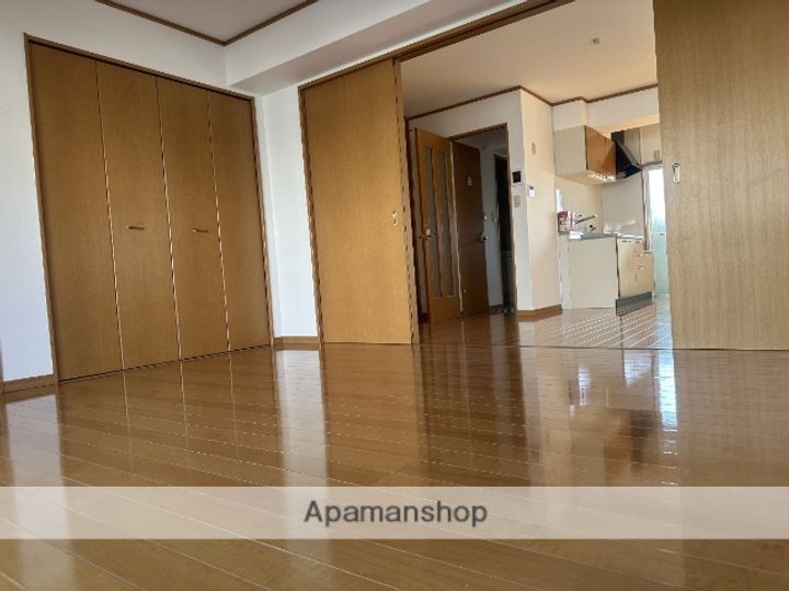 福岡県福岡市南区長丘3丁目の賃貸マンションの居間