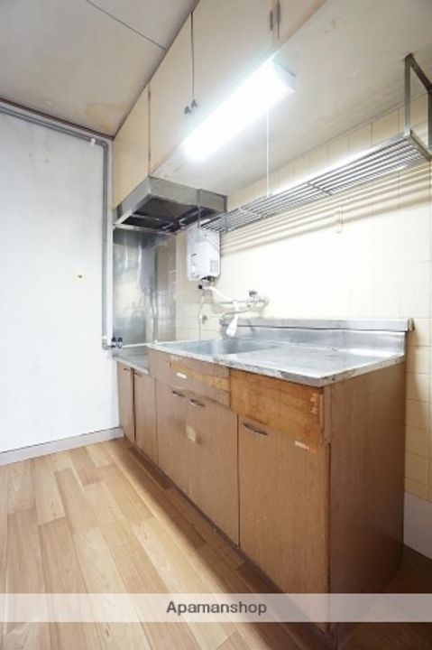 西長住ビルのキッチン