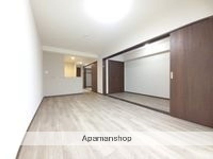 リファレンスリバービュー室見の居間