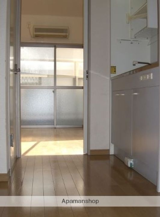 シティボックス西新の玄関