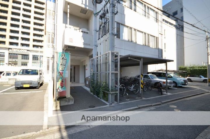 サンクス渡辺通の外観