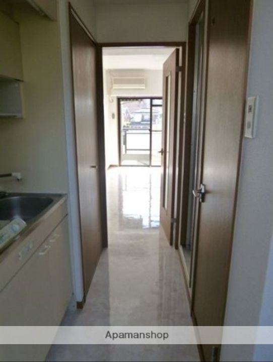 福岡県福岡市早良区百道2丁目の賃貸マンションの玄関