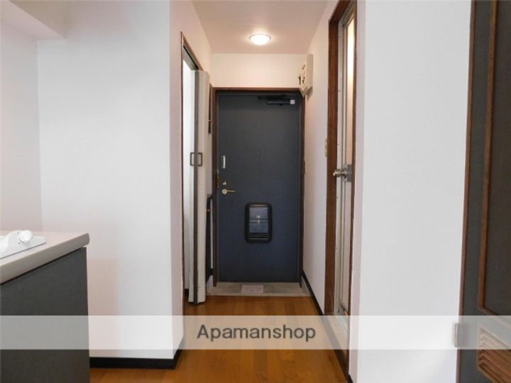 福岡県福岡市西区愛宕1丁目の賃貸マンションの玄関