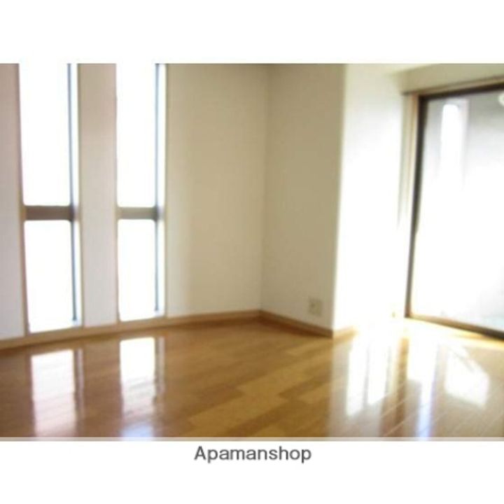 エレガンス長尾の居間