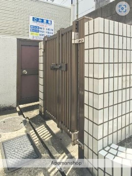 カザリヤハイツ西公園の外観