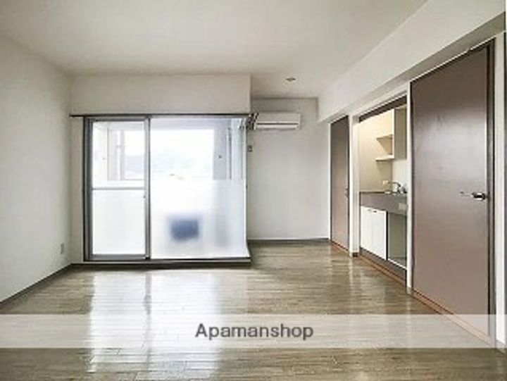 コートヴィラ・サヌイの居間