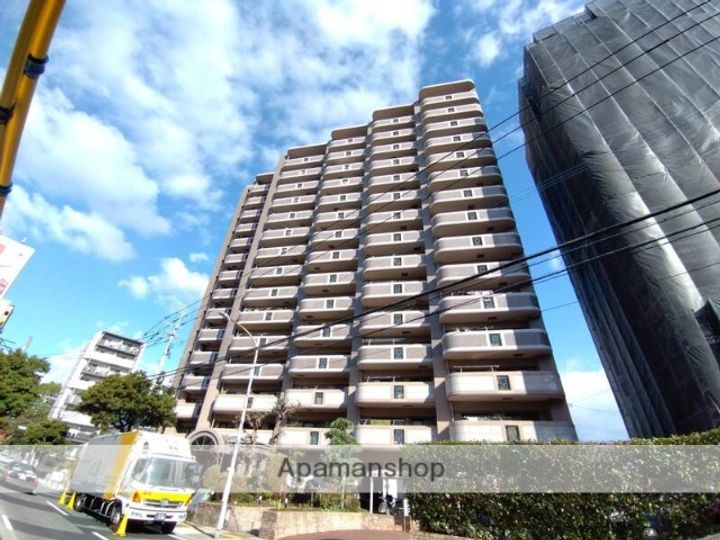 アーバンパレス天神南ハートランドタワーA棟の外観