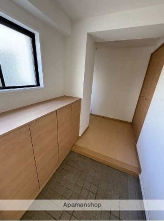 福岡県福岡市南区寺塚2丁目の賃貸マンションの玄関