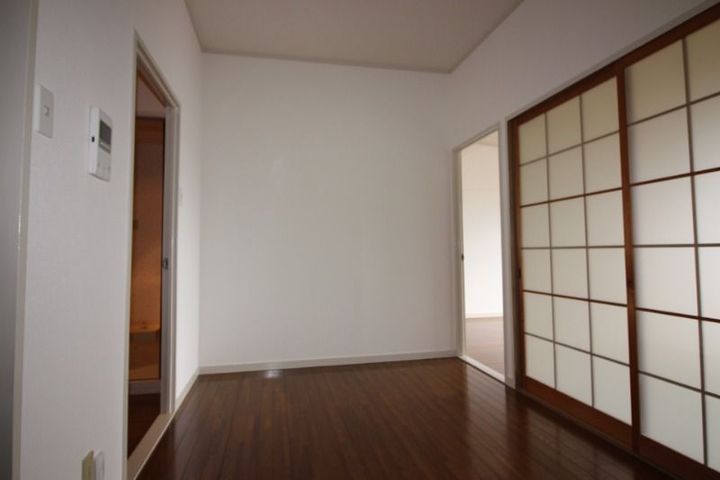 ベイサイド小戸の居間