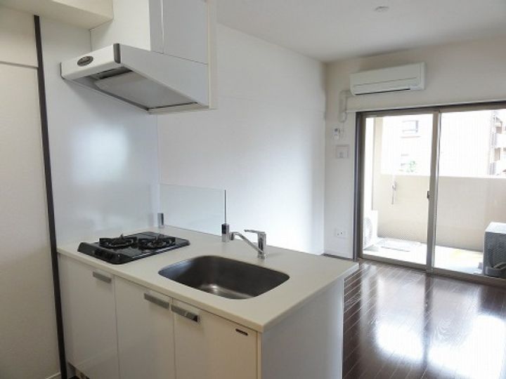 福岡県福岡市博多区美野島2丁目の賃貸マンションの居間