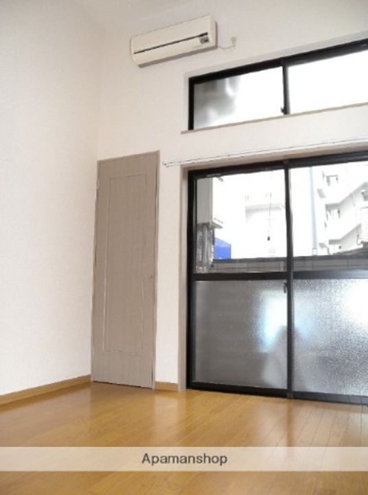 フェリーチェ唐人町の居間