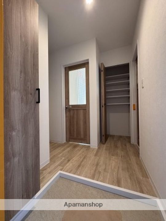 福岡県福岡市南区那の川1丁目の賃貸アパートの玄関