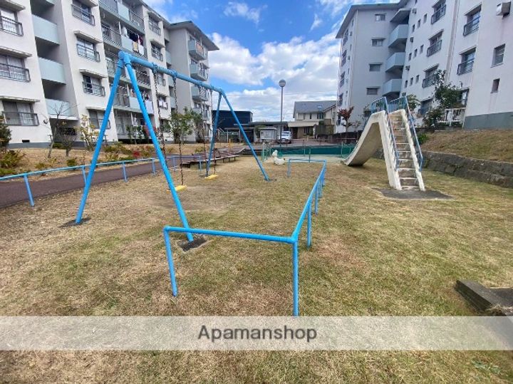 ツインハイツ平和2号棟の外観