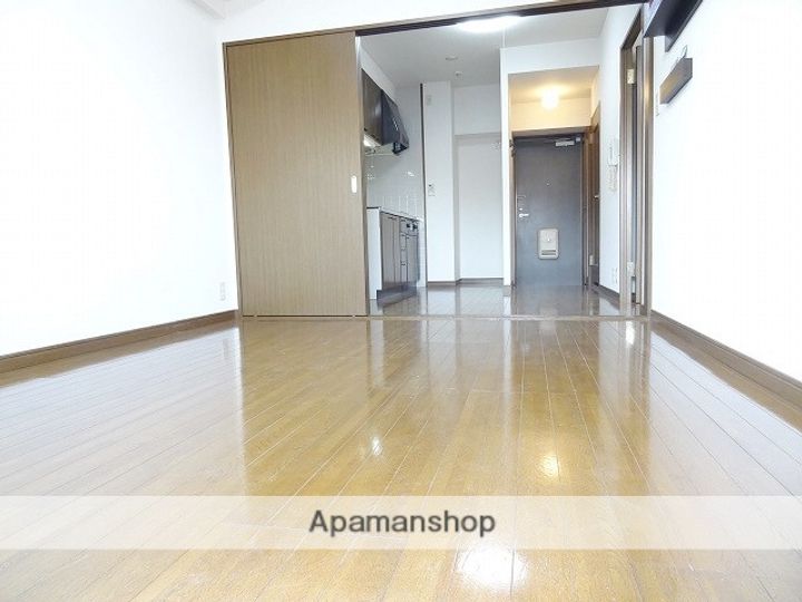 アドヴェル荒江の居間