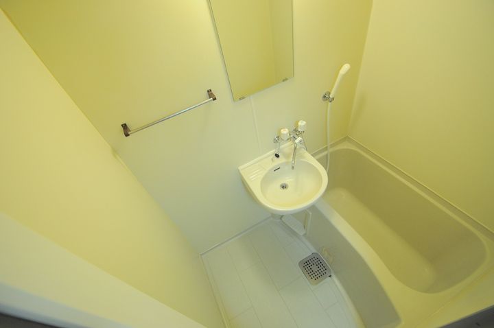 レオパレス師岡の風呂