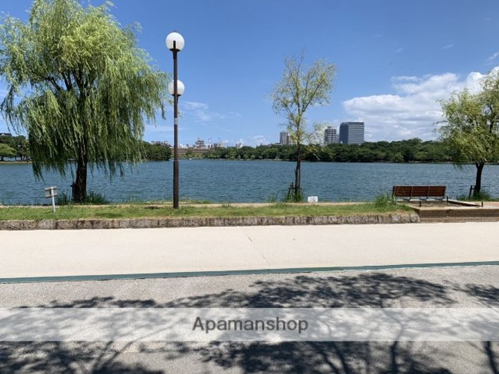 アルティザ大濠公園の周辺