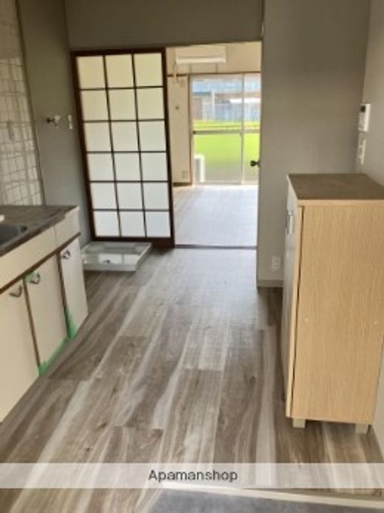 コーポ虹の居間