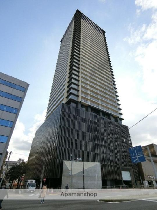 BRILLIA TOWER西新の外観