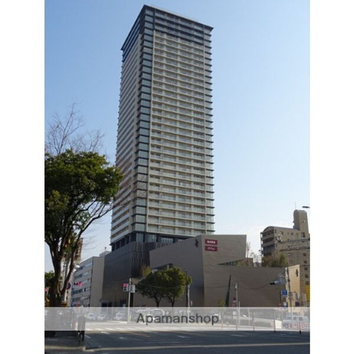 BRILLIA TOWER西新の外観