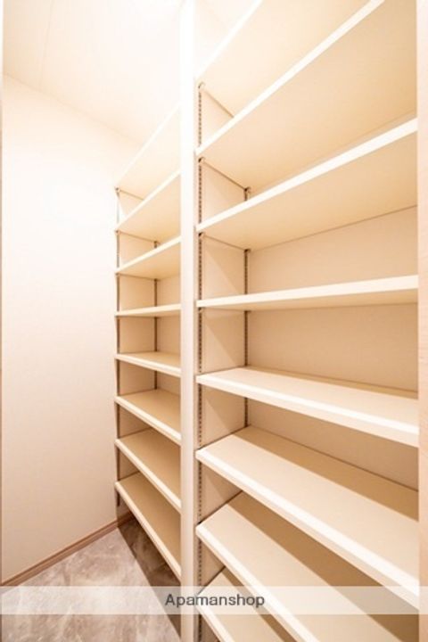 ALATO 赤坂 けやき通りの内装