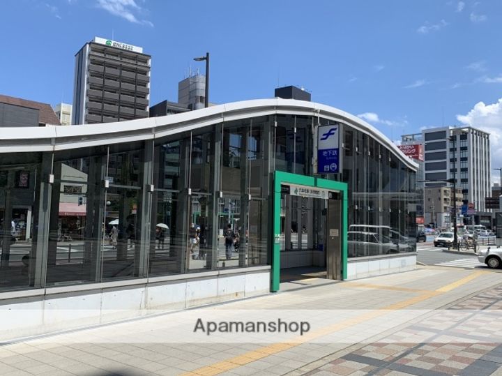 赤坂ラテの周辺