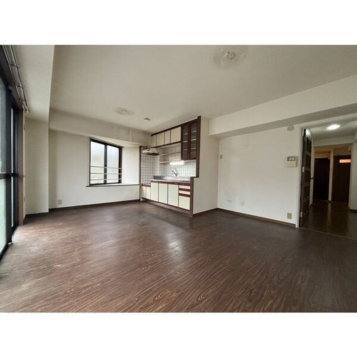 テラスハウゼェ小笹の居間